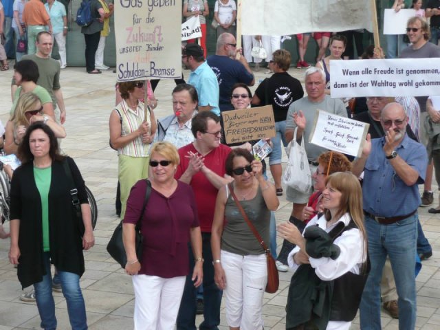 02. Juli 2013 Demo und Stadtratsitzung
